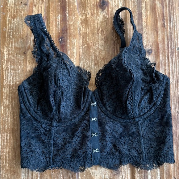 Victoria's Secret Lace Hook-and-eye Long Line Bra - Picture 6 of 8